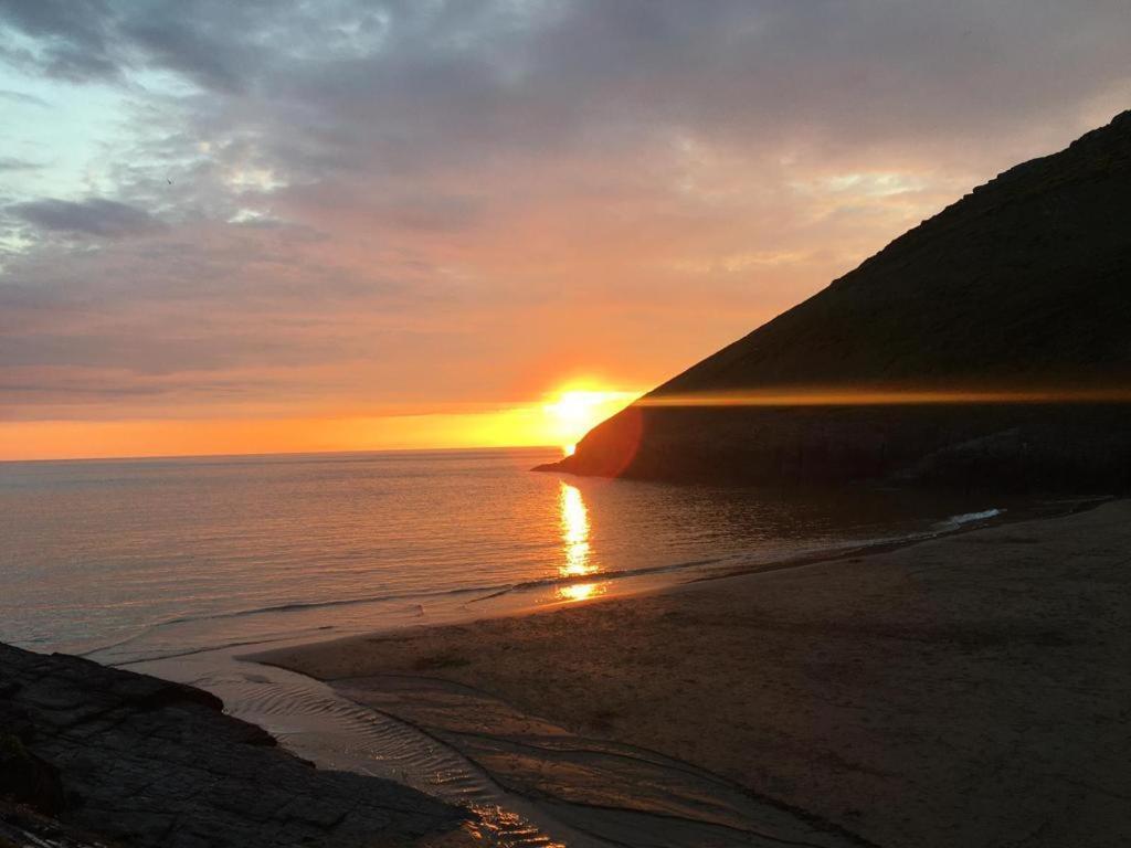Wild Coastal Retreat At Troed Y Rhiw Aberporth, West Wales Villa Luaran gambar